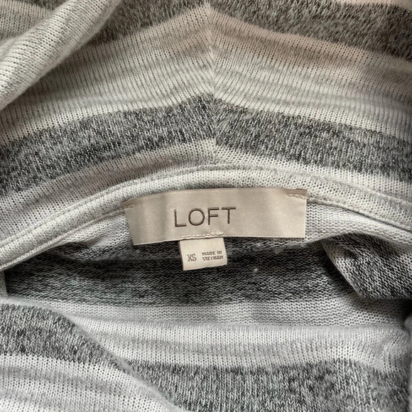 LOFT Light Gray & White Striped Cowl Neck Plush Tunic Sweater Xsmall Women’s - Picture 8 of 10